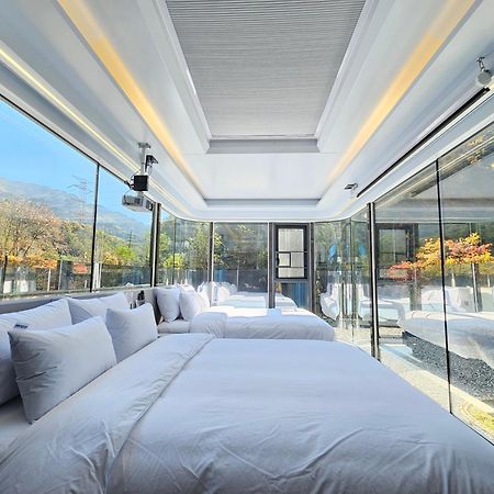 Galaxy X Hotel Type Caravan Glamping & Pension Pyeongchang Extérieur photo