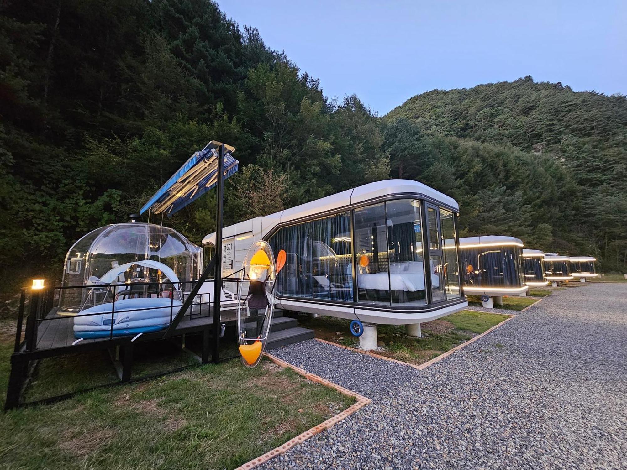 Galaxy X Hotel Type Caravan Glamping & Pension Pyeongchang Extérieur photo