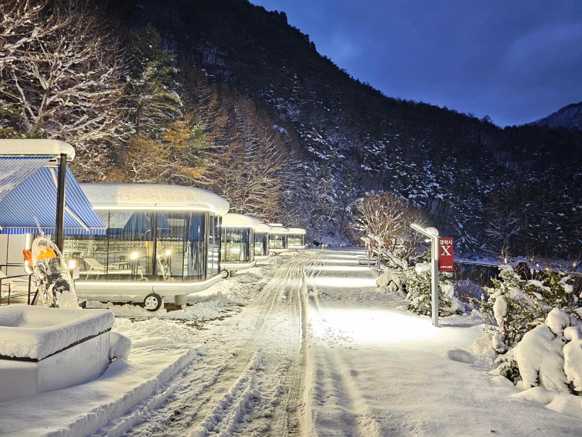 Galaxy X Hotel Type Caravan Glamping & Pension Pyeongchang Extérieur photo