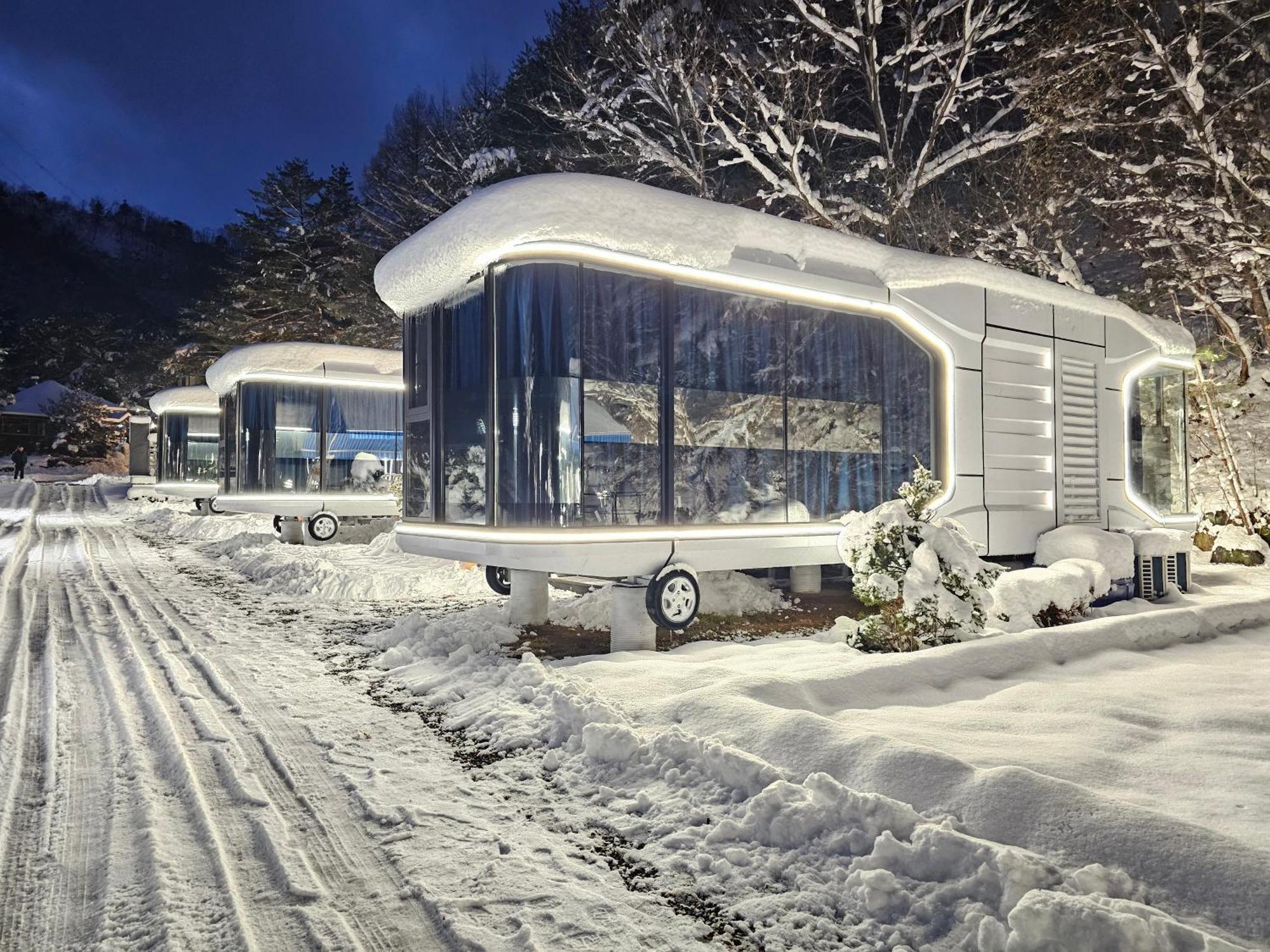 Galaxy X Hotel Type Caravan Glamping & Pension Pyeongchang Extérieur photo