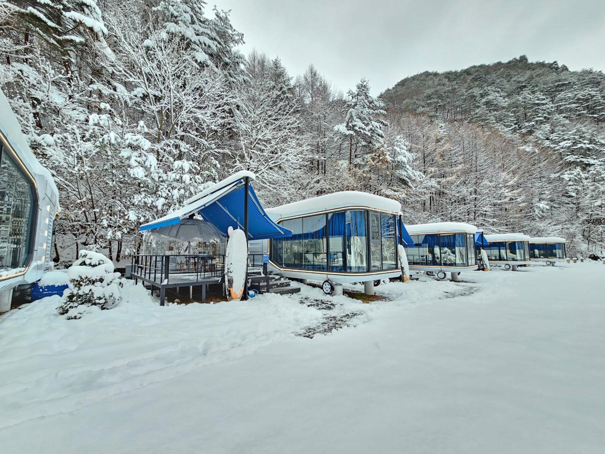 Galaxy X Hotel Type Caravan Glamping & Pension Pyeongchang Extérieur photo